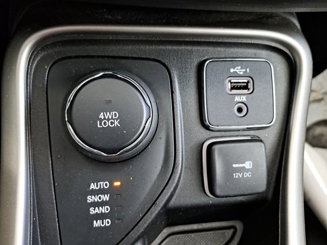 Used 2019 Jeep Compass Sport AWD/4WD image 13