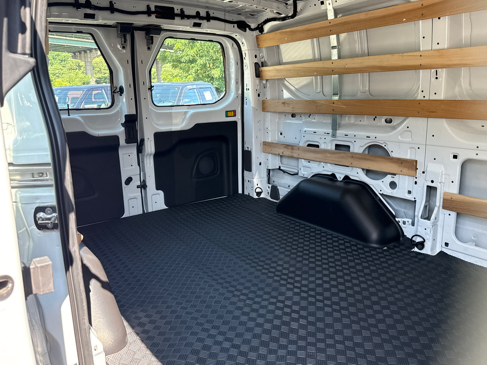 Certified 2025 Ford Transit 250 Low Roof w/ Exterior Upgrade Package RWD image 21