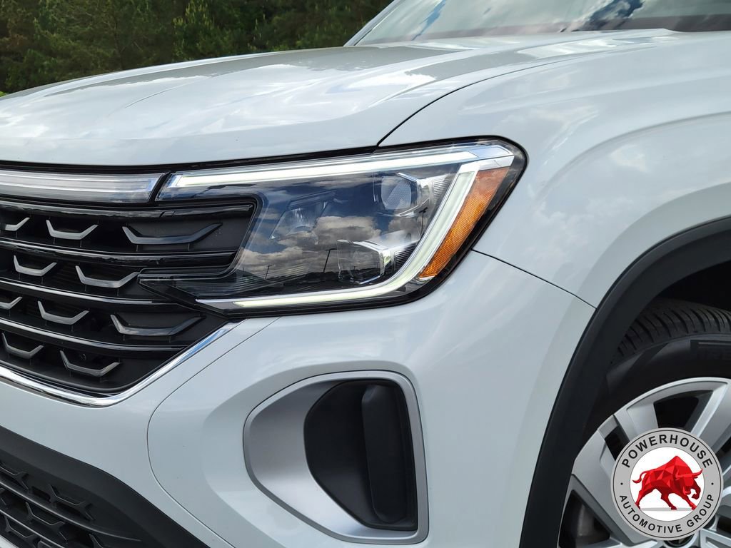 Used 2024 Volkswagen Atlas SE FWD image 11
