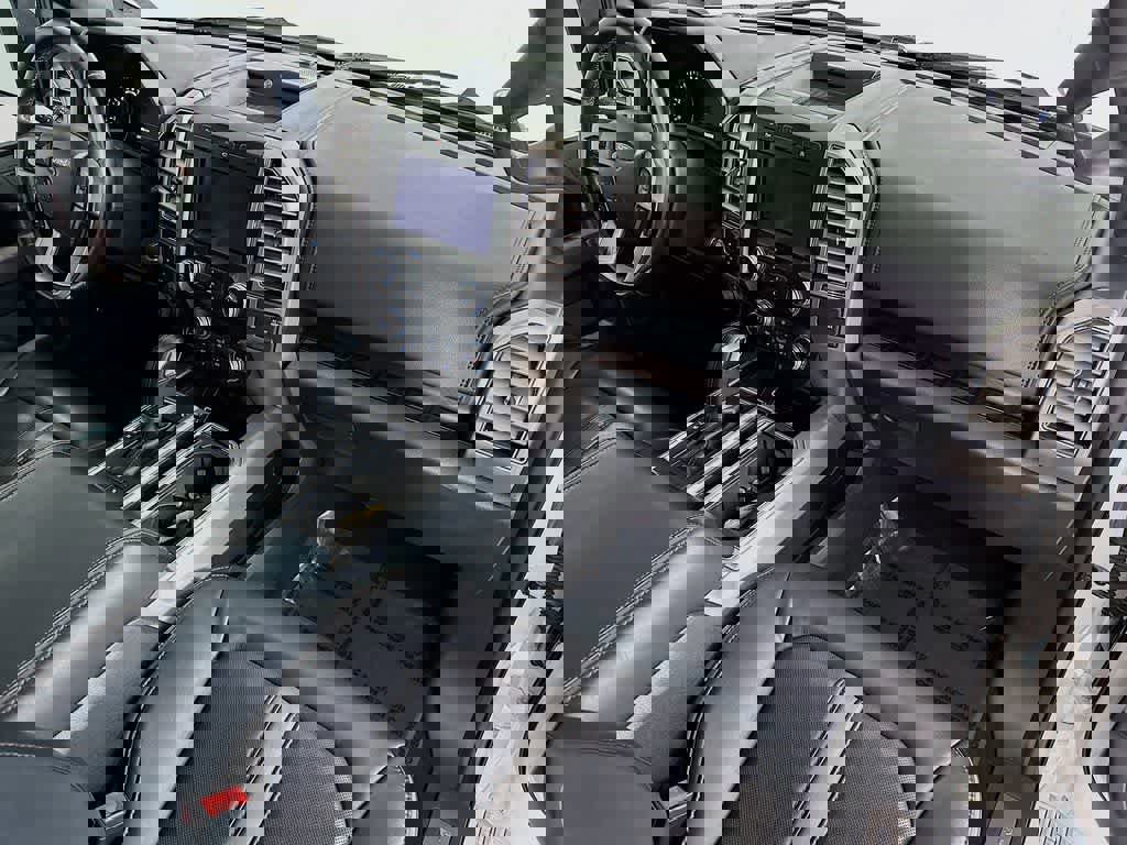 Certified 2020 Ford F150 Platinum w/ Equipment Group 701A Luxury image 33