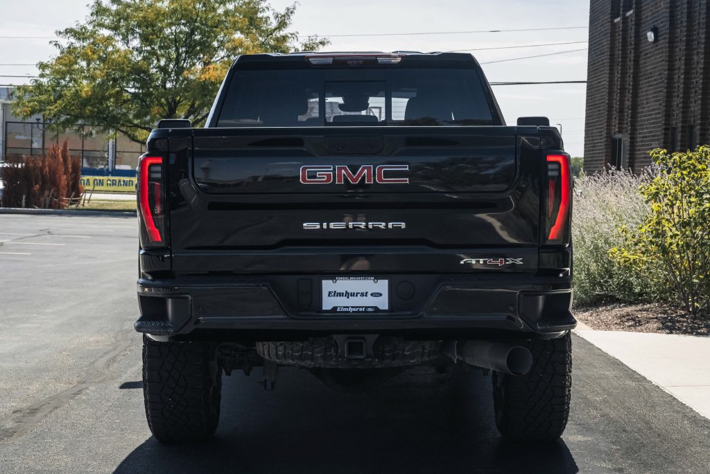 Used 2025 GMC Sierra 2500 AT4X AWD/4WD image 5