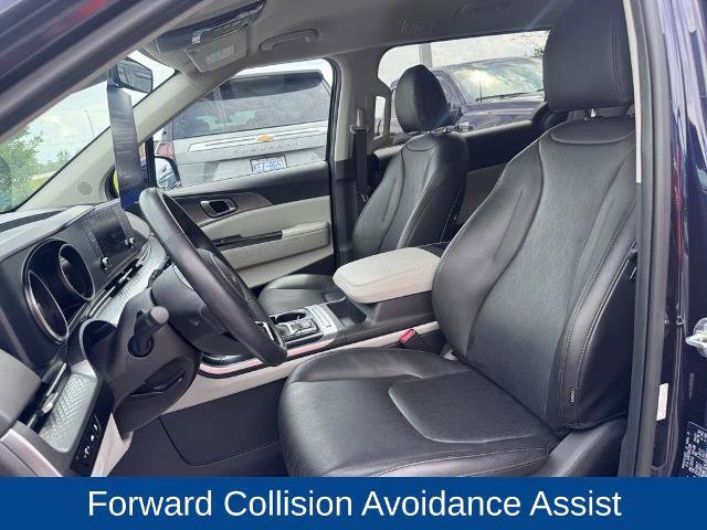 Used 2024 Kia Carnival LX FWD image 11