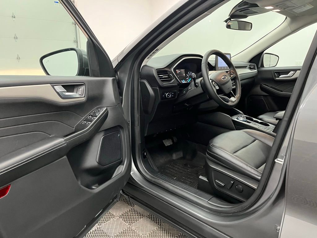 Certified 2022 Ford Escape SEL image 17