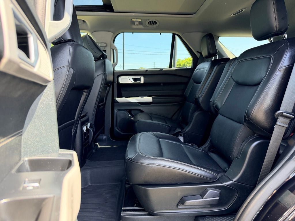 Certified 2023 Ford Explorer Limited w/ Limited Technology Package AWD/4WD image 17