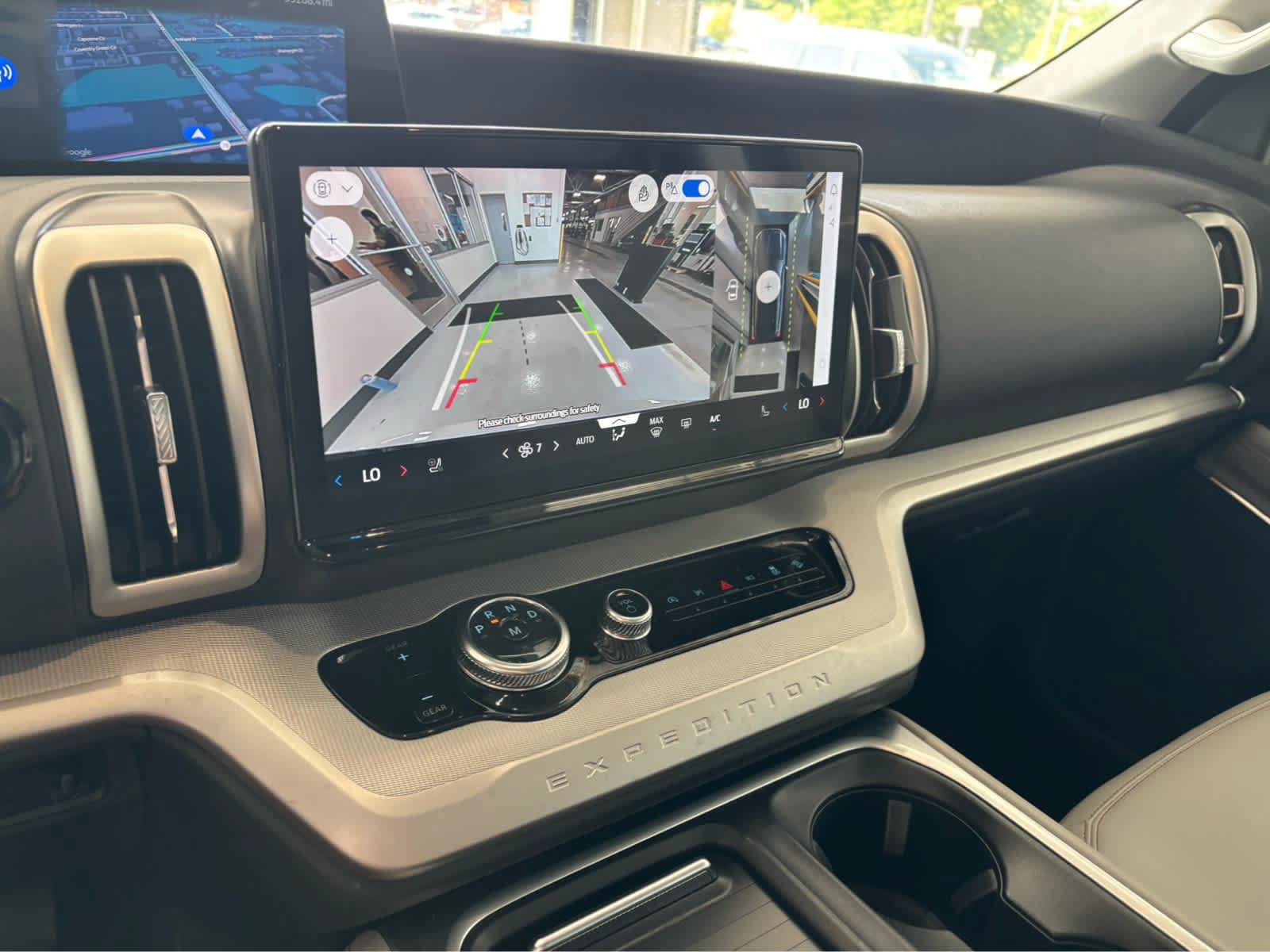 Certified 2025 Ford Expedition Active AWD/4WD image 21