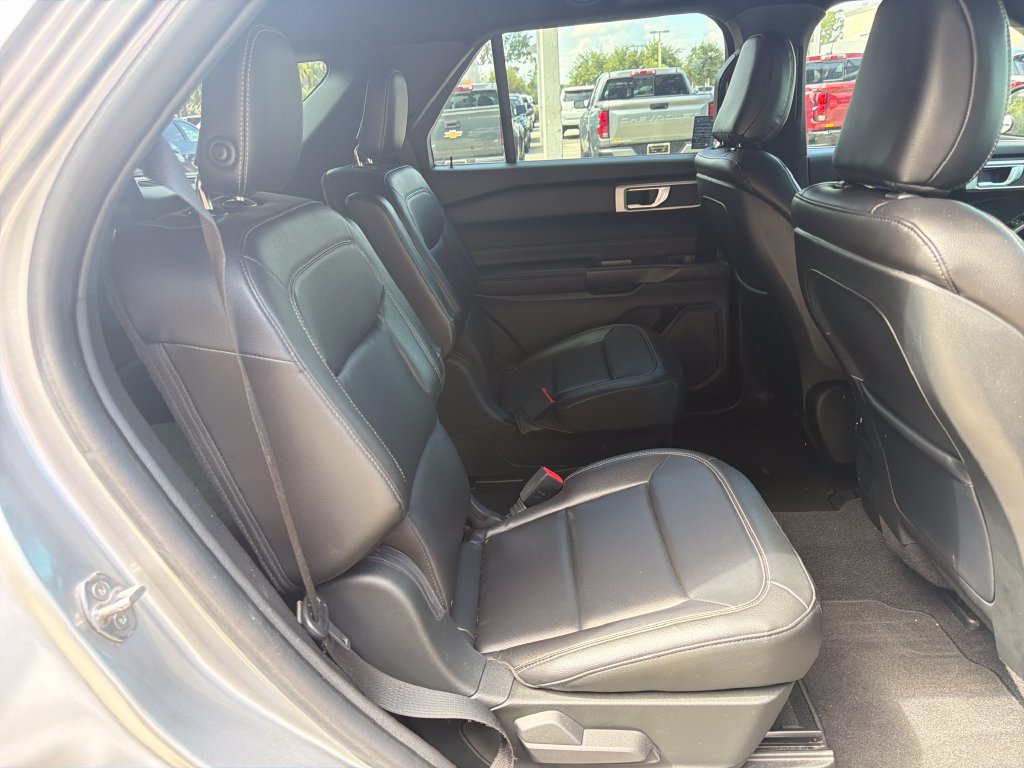 Certified 2020 Ford Explorer XLT w/ Equipment Group 202A RWD image 29