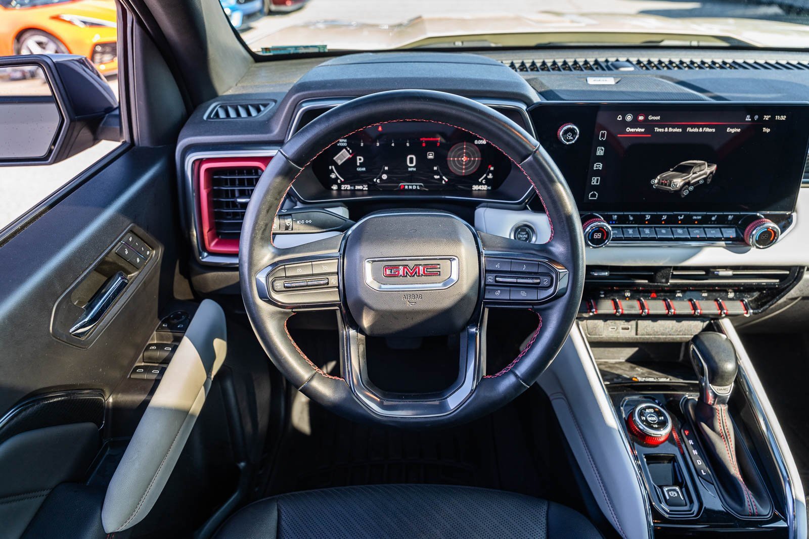 Used 2023 GMC Canyon AT4X image 31