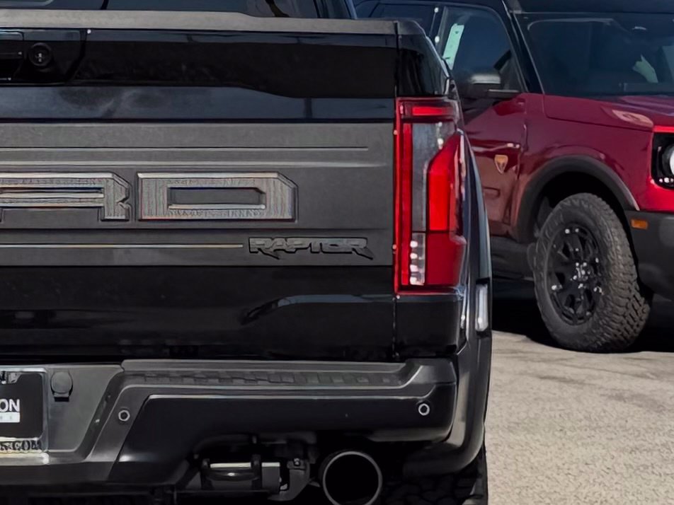 Certified 2025 Ford F150 Raptor AWD/4WD image 11