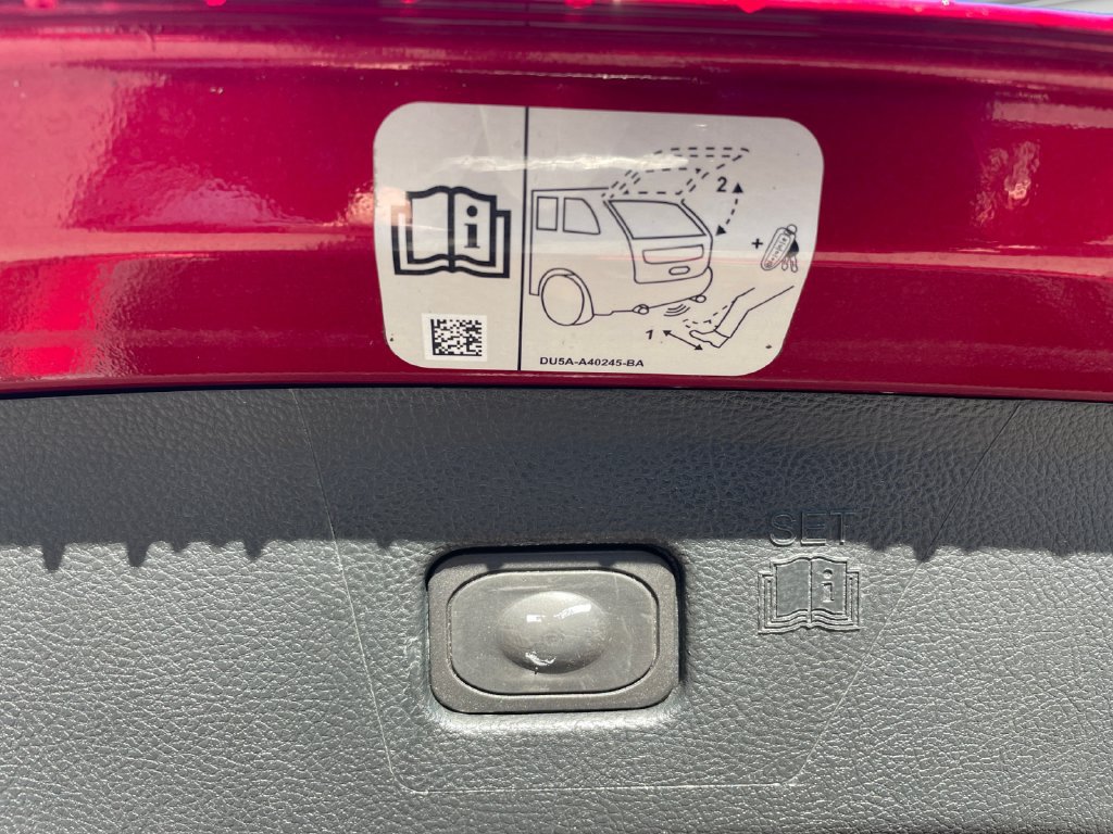 Certified 2018 Ford Edge SEL w/ Equipment Group 201A AWD/4WD image 33