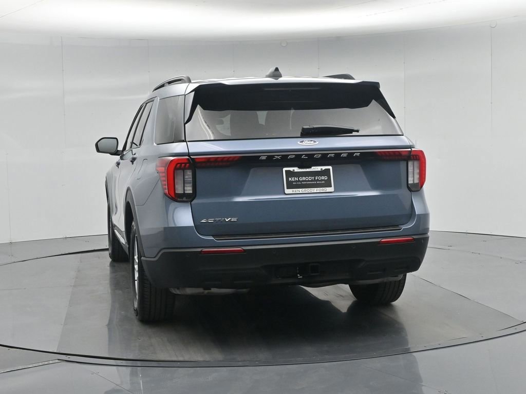 Certified 2025 Ford Explorer Active RWD image 16