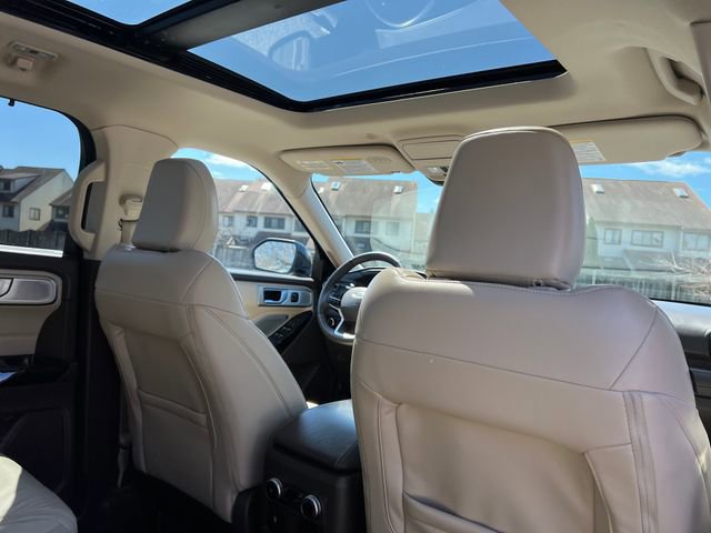 Certified 2023 Ford Explorer Platinum w/ Technology Package image 41