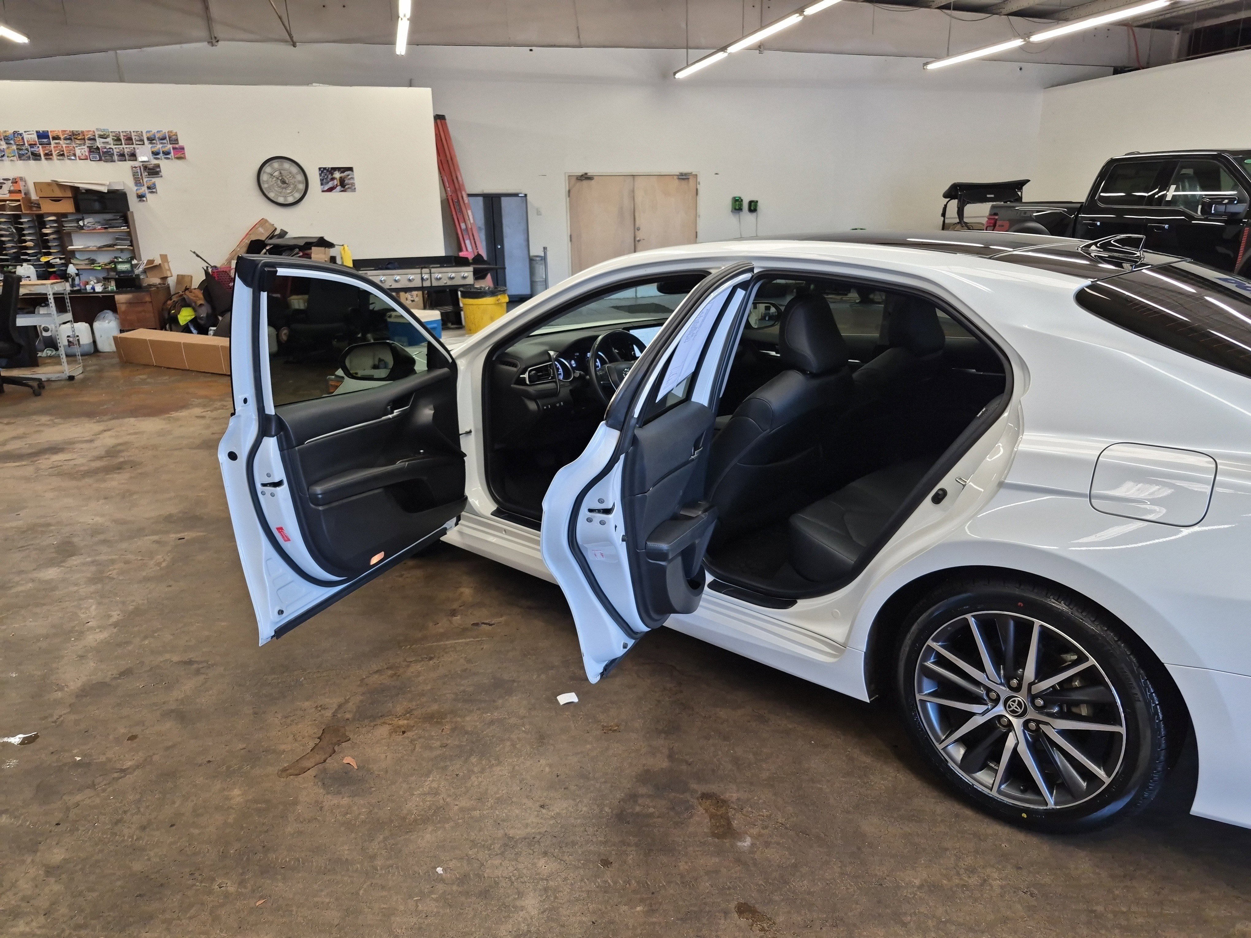 Used 2024 Toyota Camry XLE FWD image 15