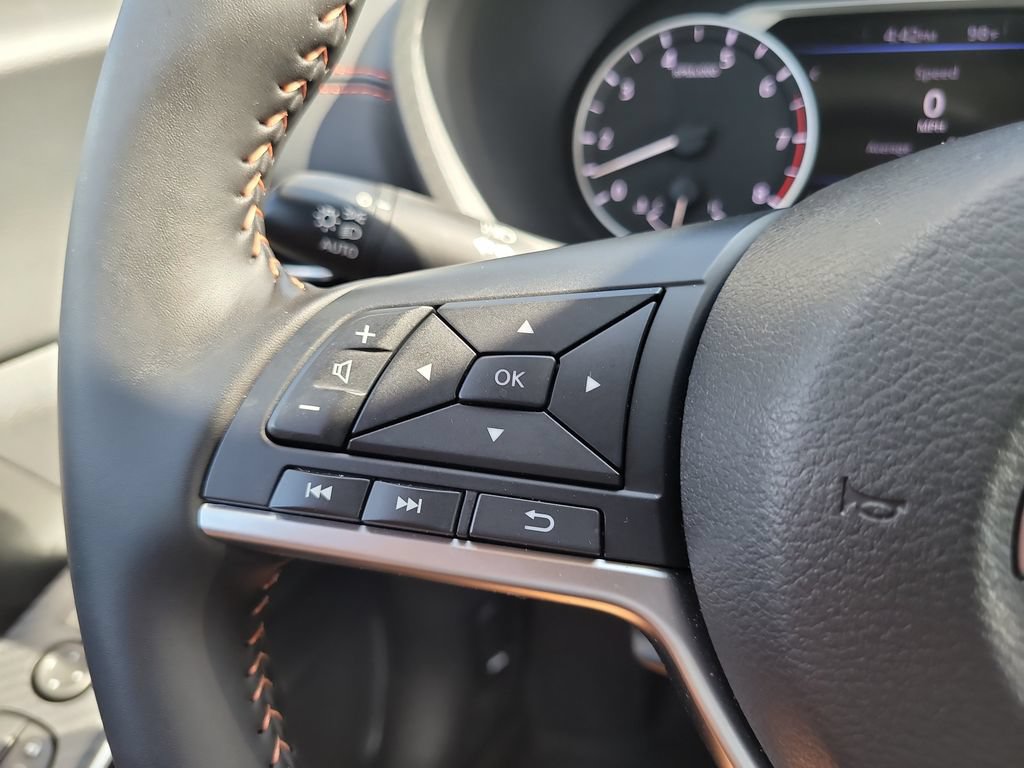 Used 2025 Nissan Sentra SR FWD image 25