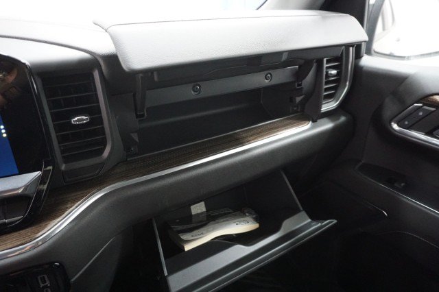 Used 2023 Chevrolet Silverado 1500 LT AWD/4WD image 32