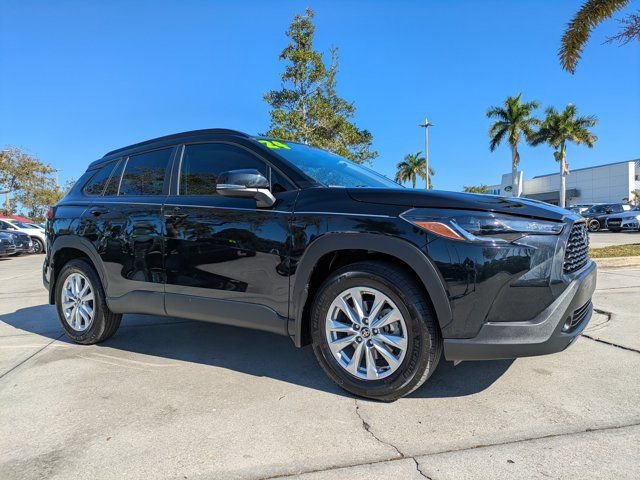 Used 2024 Toyota Corolla Cross LE image 7