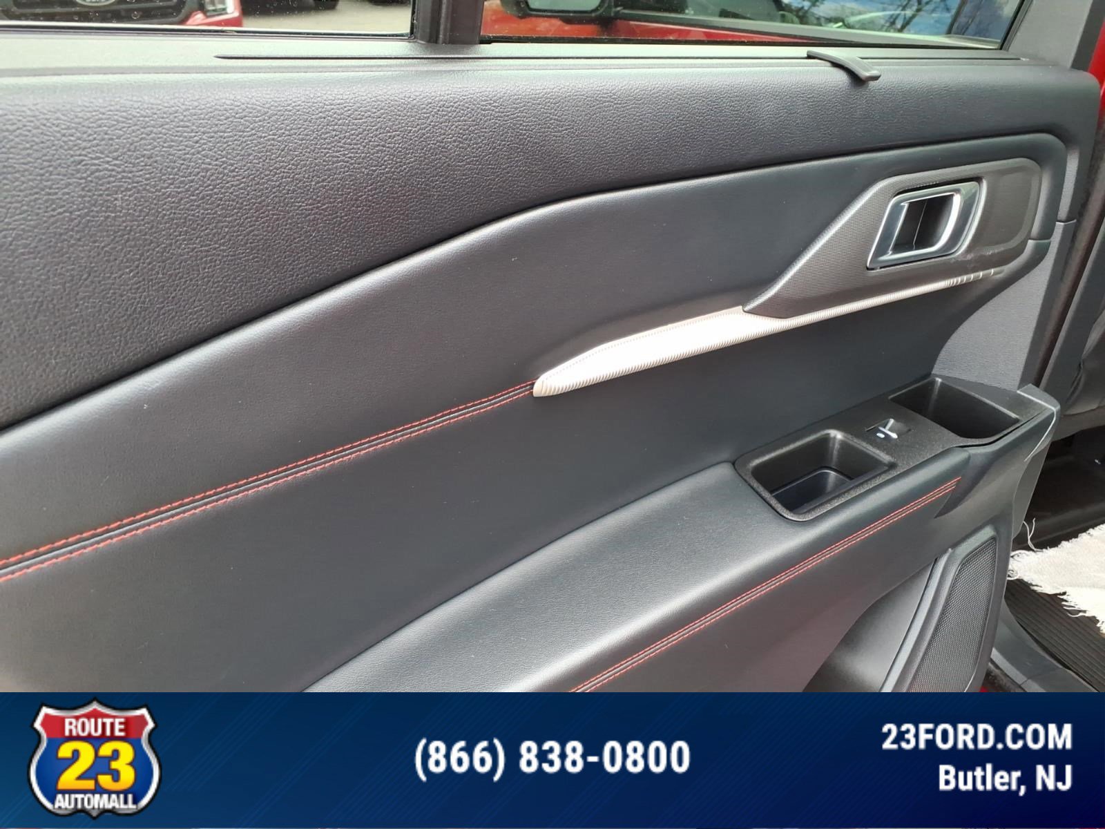 Certified 2025 Ford Explorer ST-Line w/ Premium Package AWD/4WD image 23