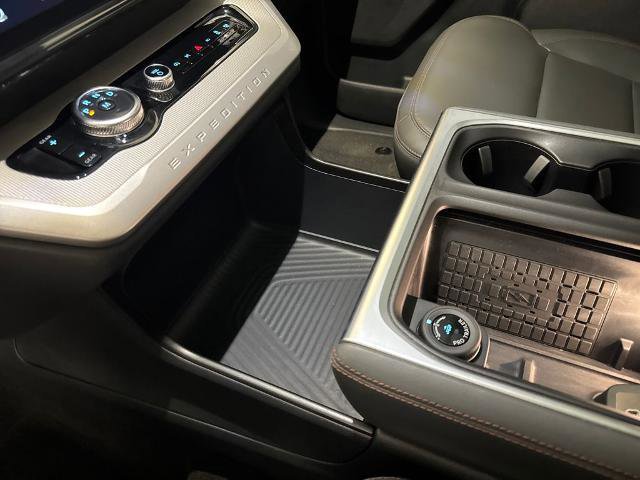 Certified 2025 Ford Expedition Active image 24