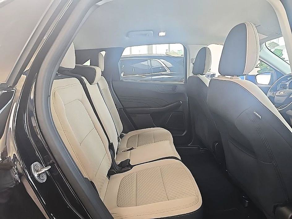 Certified 2022 Ford Escape SE AWD/4WD image 34