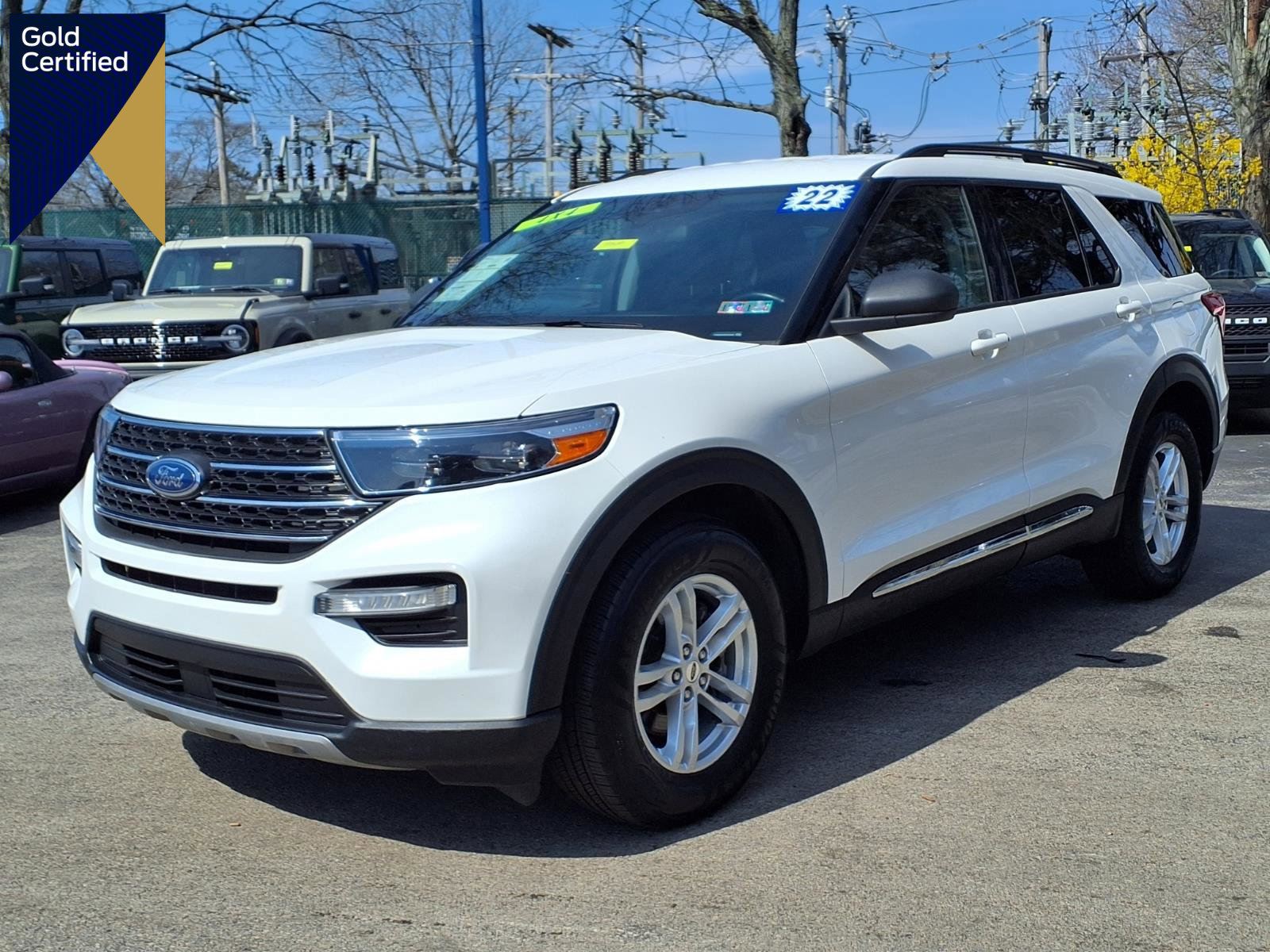 Certified 2022 Ford Explorer XLT w/ Equipment Group 202A image 1