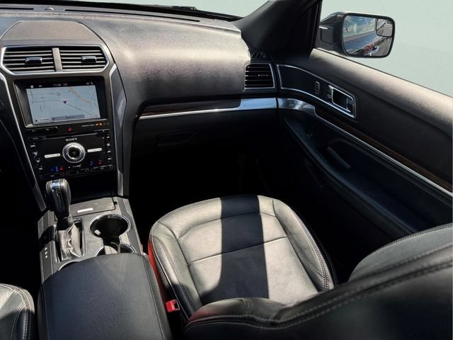 Certified 2018 Ford Explorer Limited FWD image 12