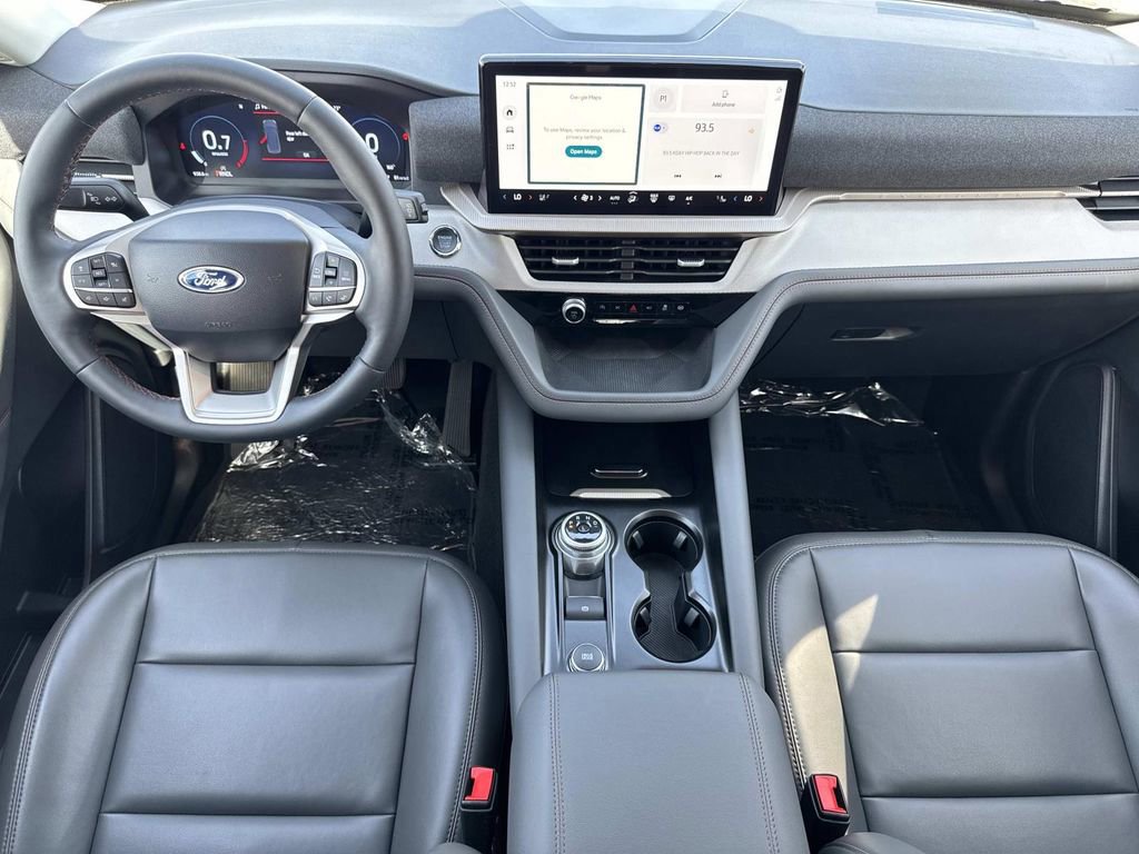 Certified 2025 Ford Explorer Active w/ Active Comfort Package image 8