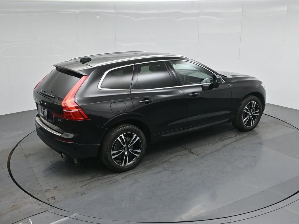 Used 2021 Volvo XC60 T5 Momentum w/ Premium Package image 14