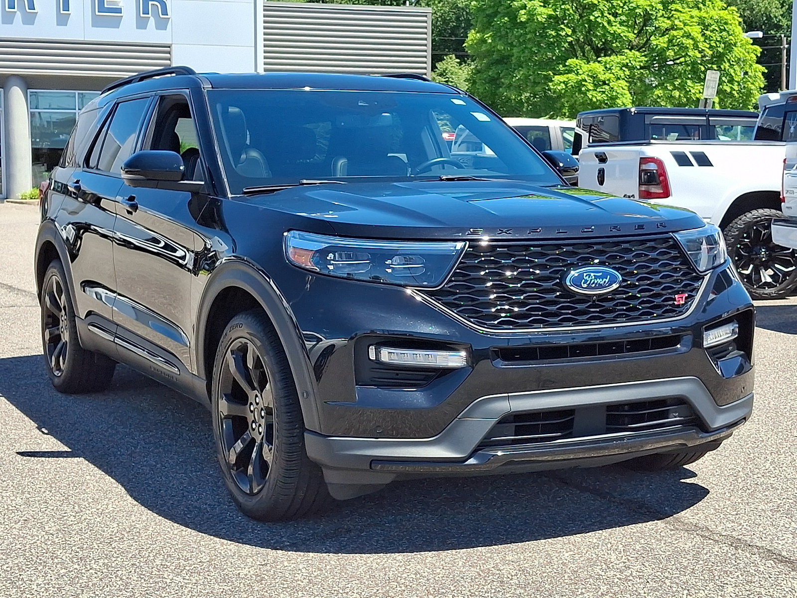 Certified 2022 Ford Explorer ST w/ Equipment Group 401A AWD/4WD image 2