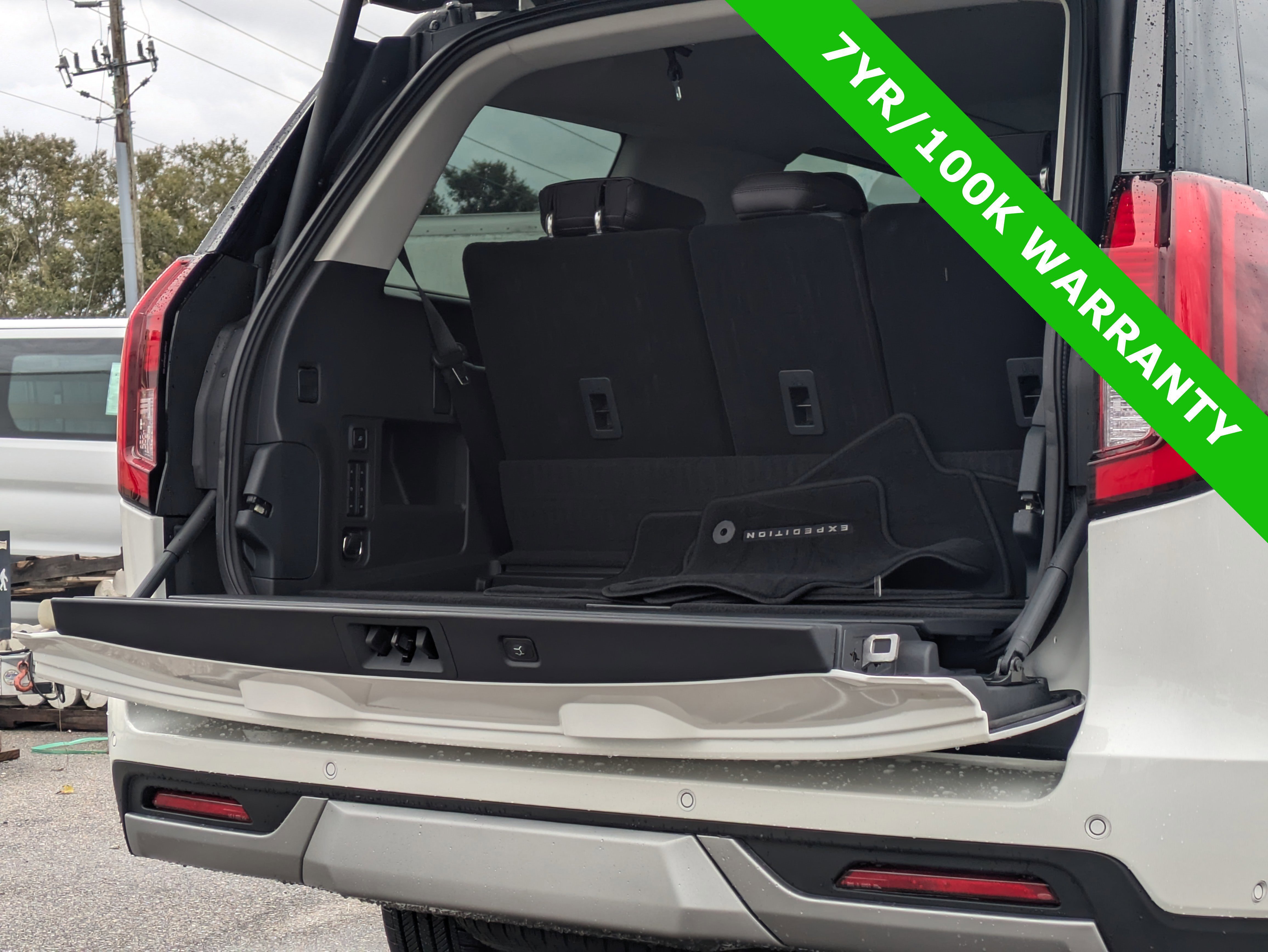 Certified 2025 Ford Expedition Platinum w/ Platinum Ultimate Package image 16