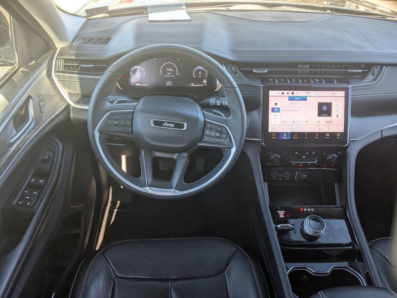 Used 2023 Jeep Grand Cherokee Limited w/ Luxury Tech Group II AWD/4WD image 33