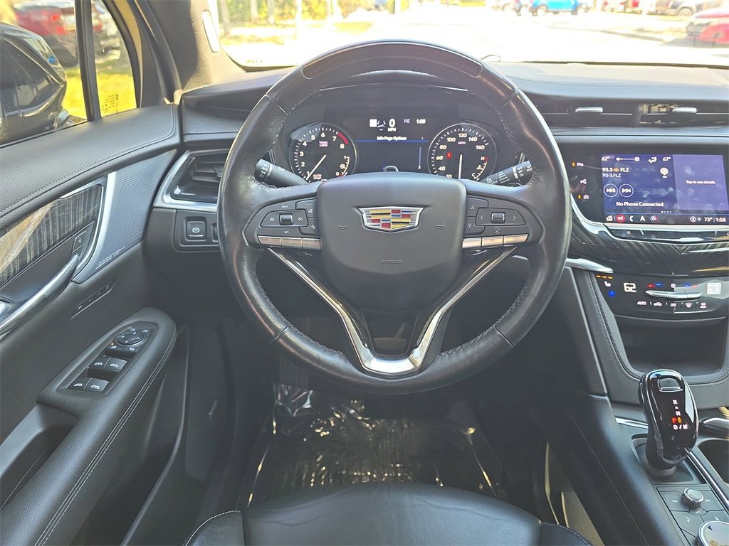 Used 2023 Cadillac XT6 Premium Luxury w/ Technology Package image 12