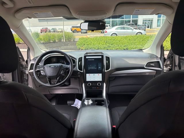 Certified 2024 Ford Edge SE w/ Black Appearance Package AWD/4WD image 17