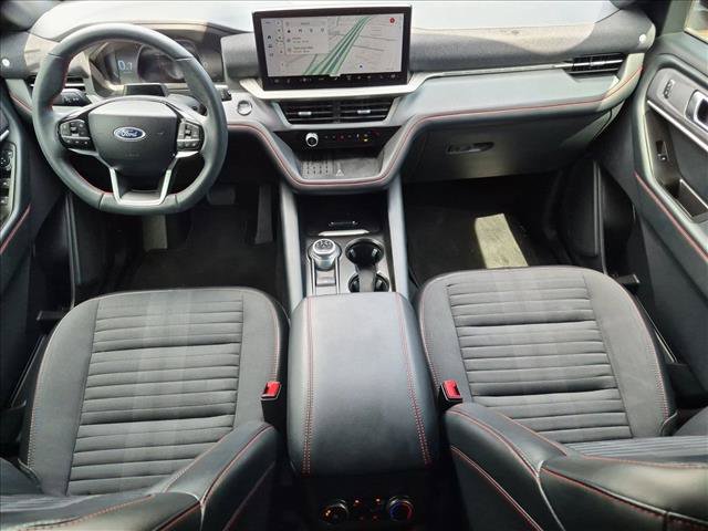Certified 2025 Ford Explorer ST-Line w/ Premium Package RWD image 18