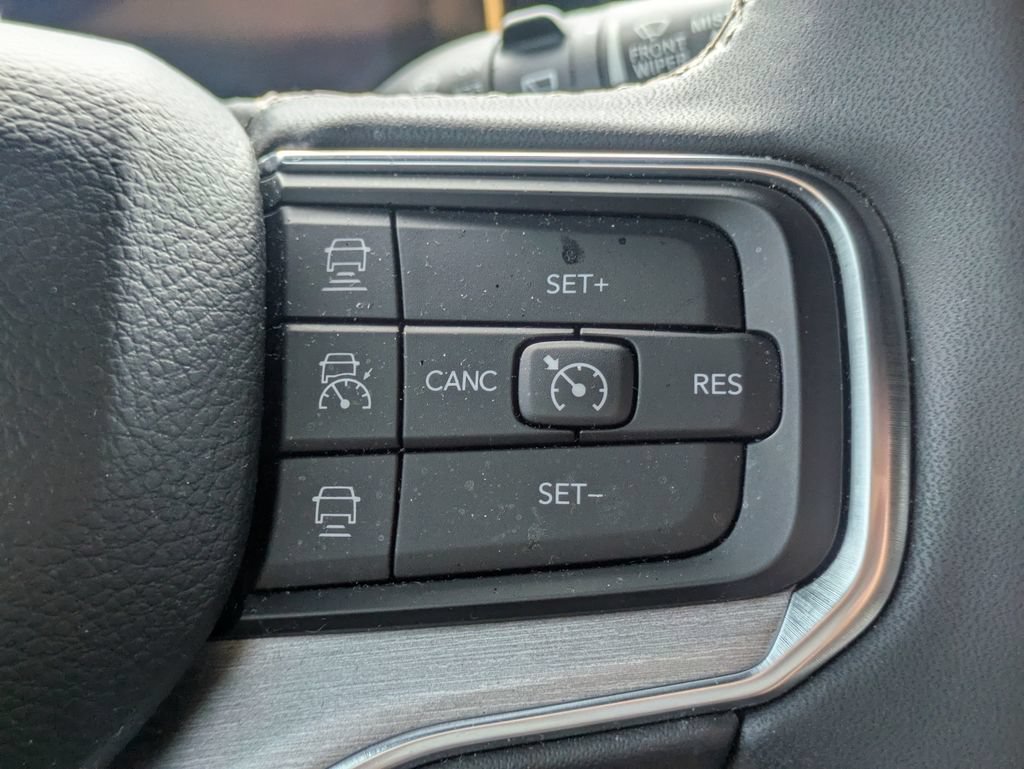 Used 2023 Jeep Wagoneer Series II AWD/4WD image 27