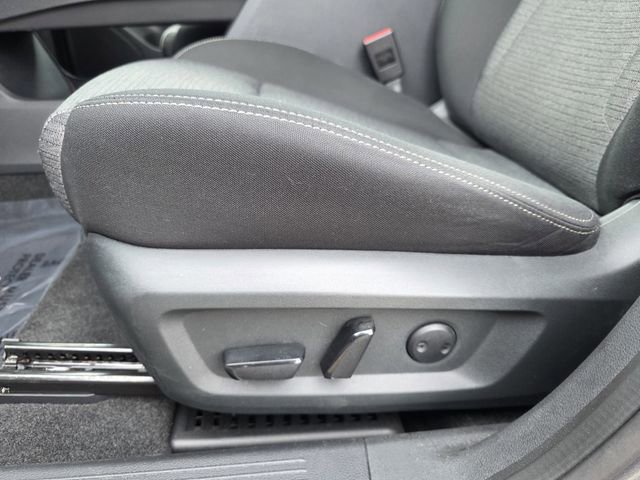 Used 2023 Nissan Rogue SV image 13