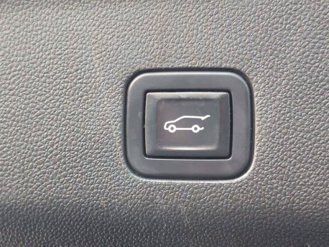Used 2022 Chevrolet Tahoe High Country w/ Premium Package 2 AWD/4WD image 6