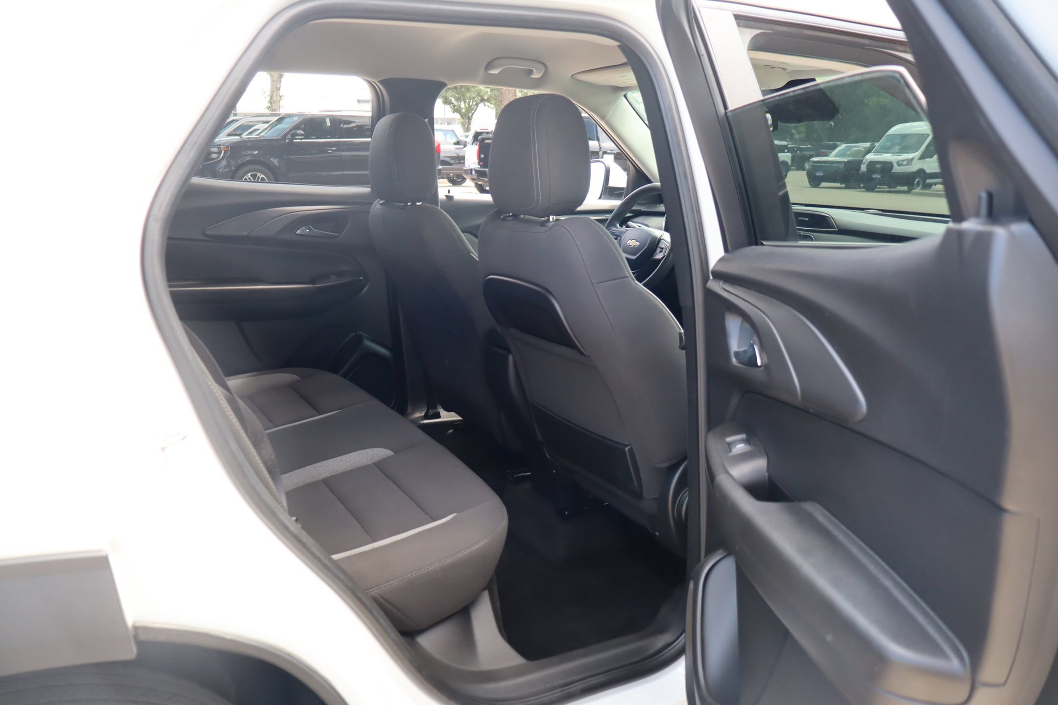Used 2023 Chevrolet TrailBlazer LT FWD image 27