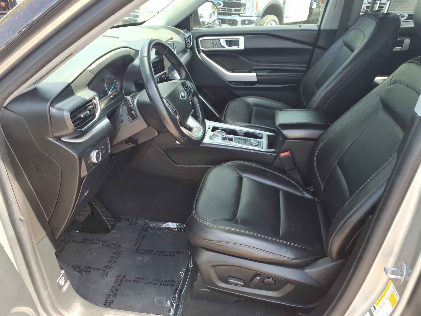 Certified 2022 Ford Explorer XLT w/ Equipment Group 202A AWD/4WD image 24