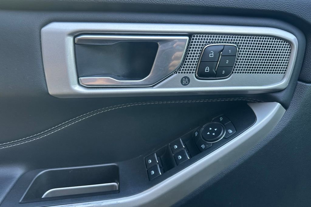 Certified 2023 Ford Explorer Limited w/ Hybrid Equipment Group 310A image 13