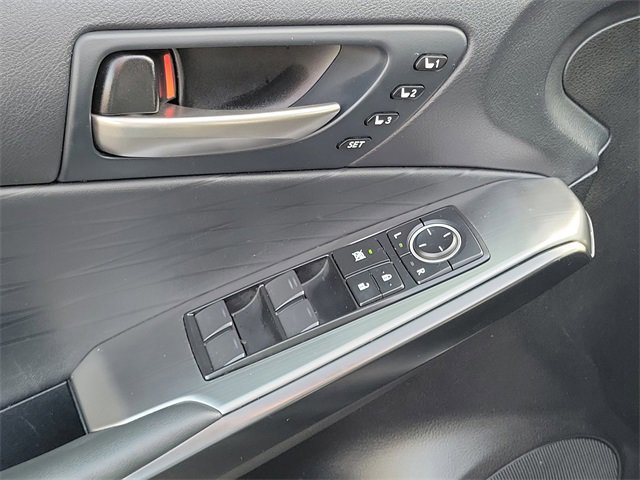 Used 2023 Lexus IS 500 image 23