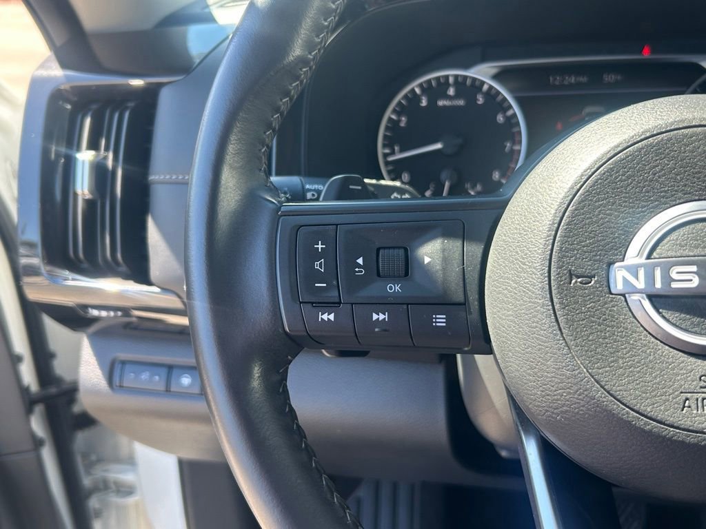 Used 2025 Nissan Pathfinder SV image 35