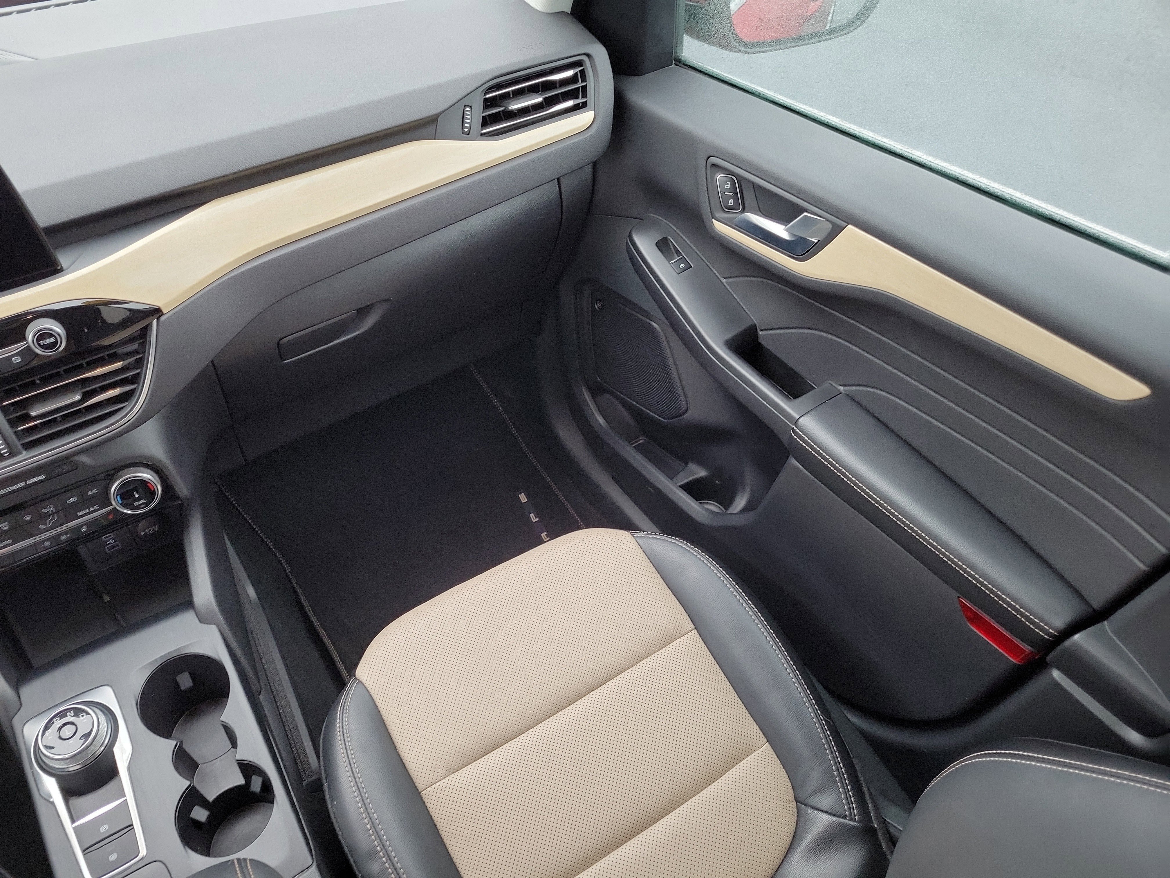 Certified 2022 Ford Escape Titanium w/ Titanium Elite Package image 15