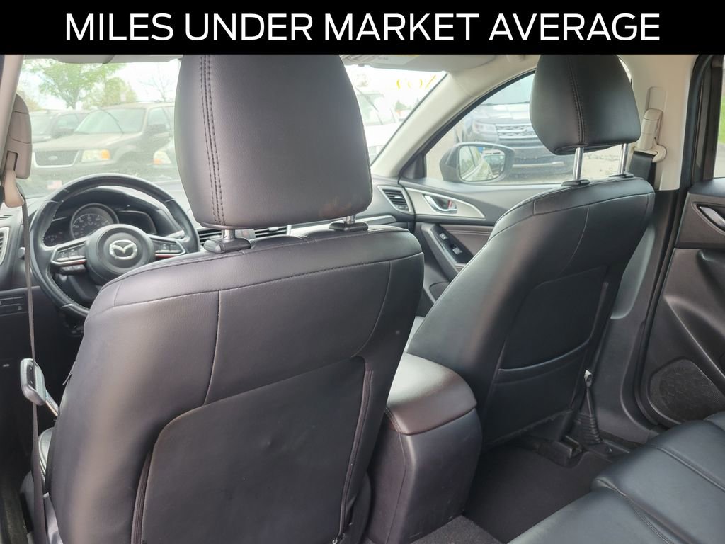 Used 2018 MAZDA MAZDA3 Touring FWD image 11
