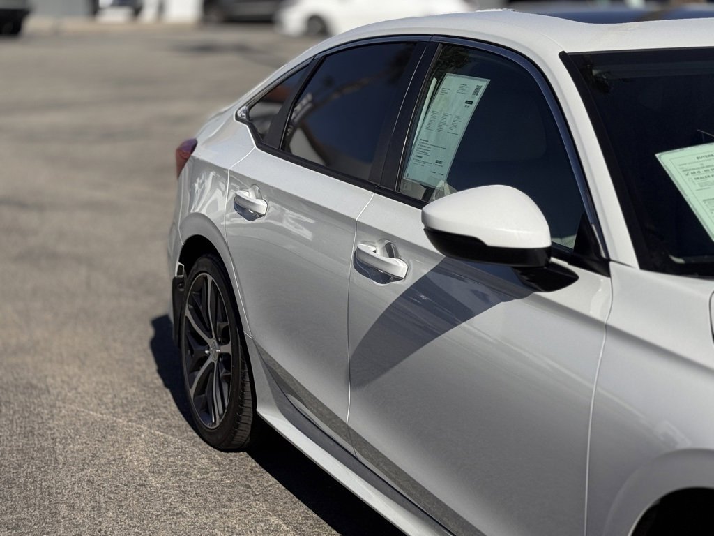 Used 2024 Honda Civic Touring image 5