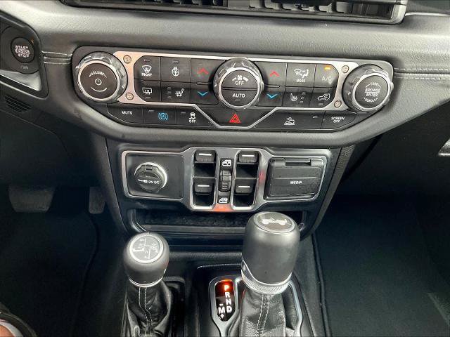 Used 2024 Jeep Wrangler Unlimited Sahara AWD/4WD image 17