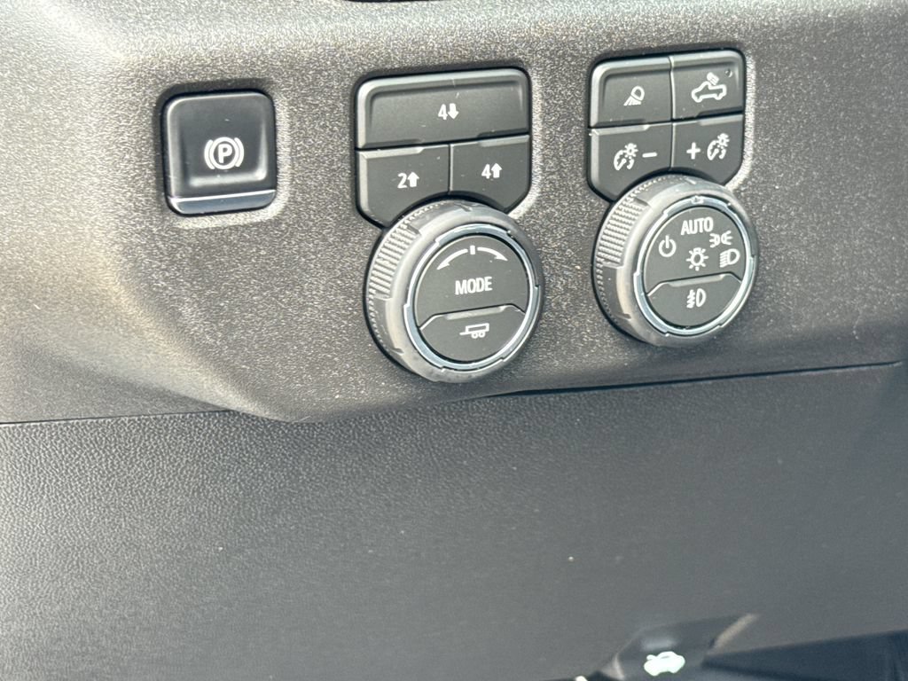Used 2026 Chevrolet Silverado 2500 LT w/ All Star Edition AWD/4WD image 14