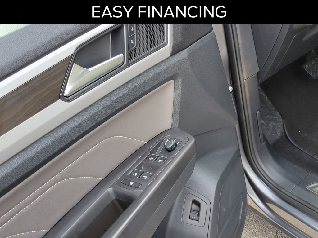 Used 2022 Volkswagen Atlas SE w/ Black Wheel Package image 21