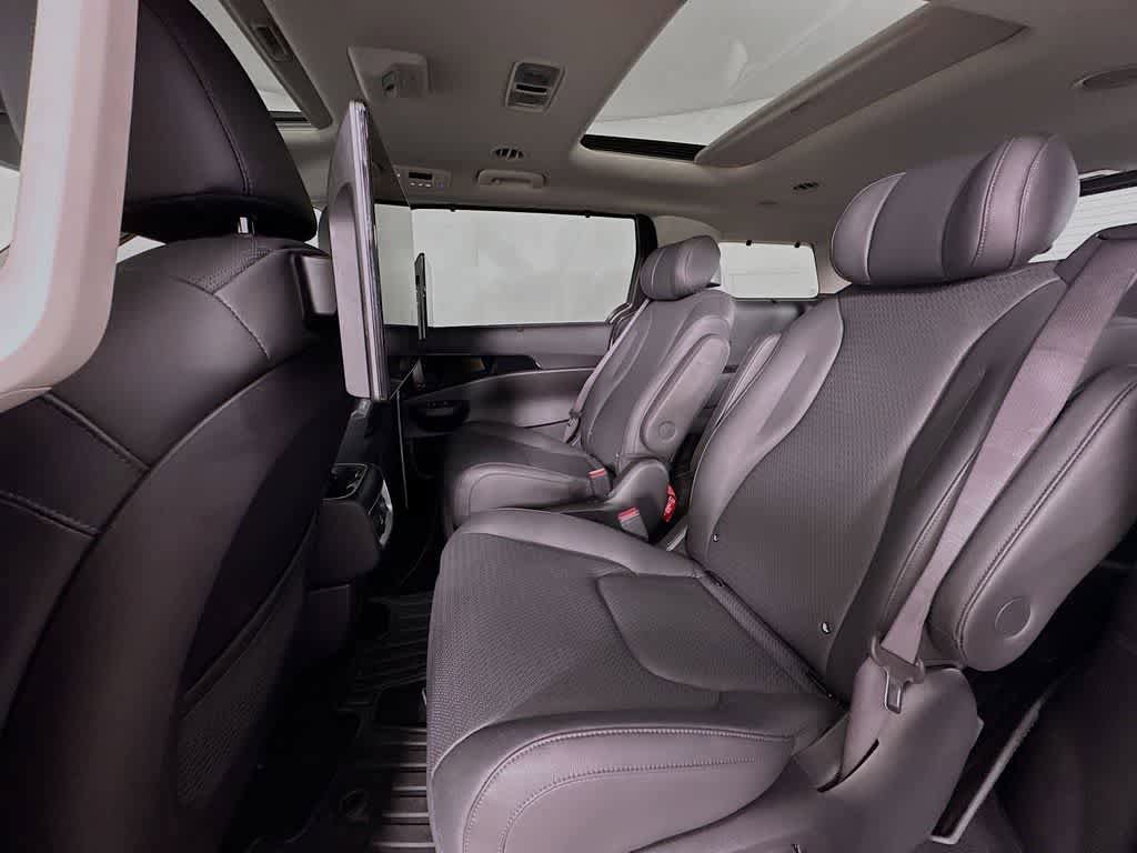 Used 2025 Kia Carnival SX Prestige FWD image 14