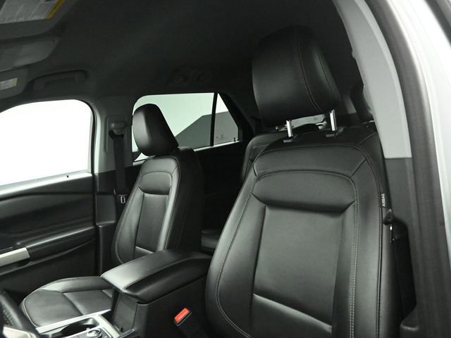 Certified 2022 Ford Explorer XLT w/ Equipment Group 202A image 26