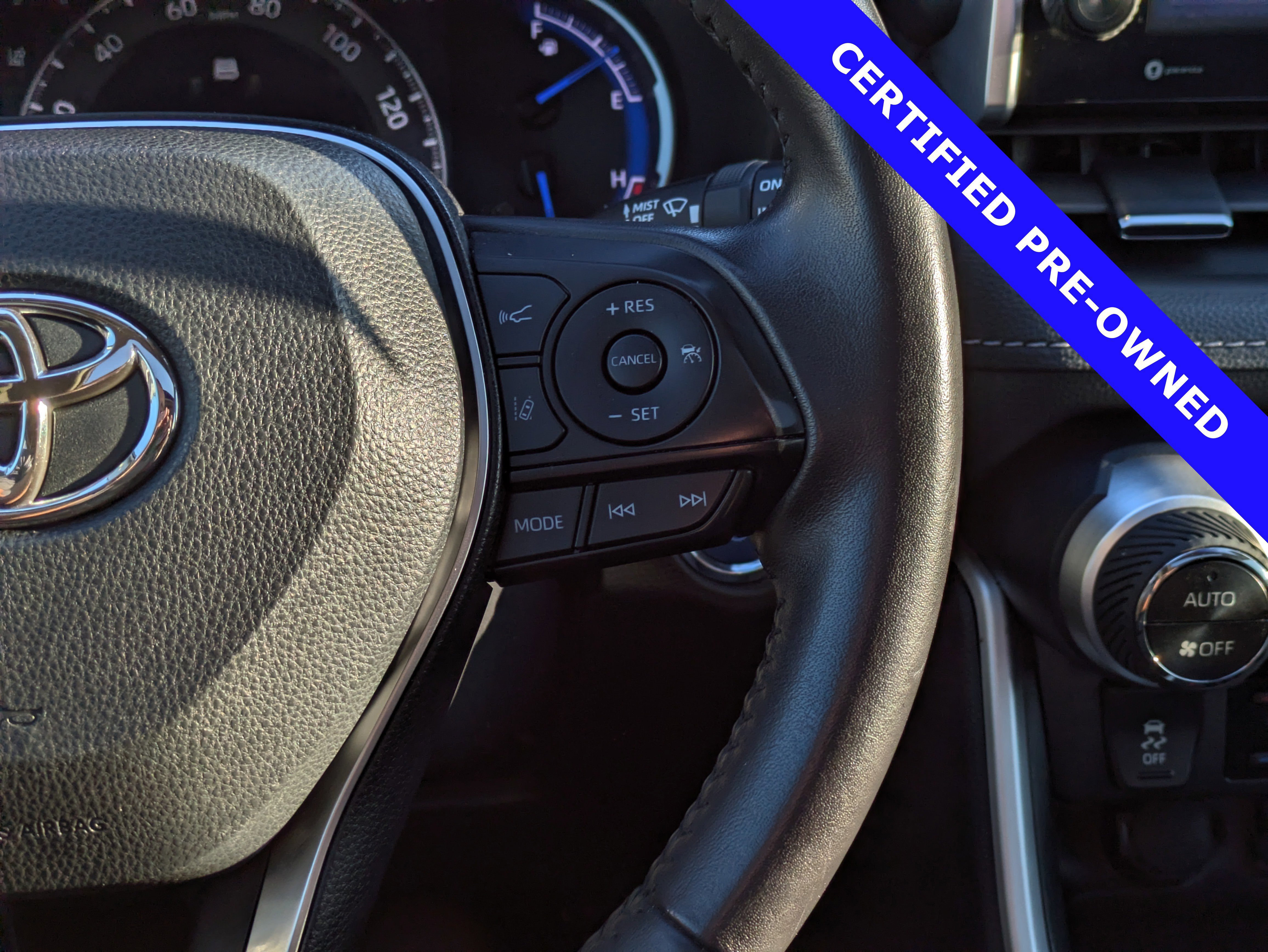 Used 2022 Toyota RAV4 Limited image 27