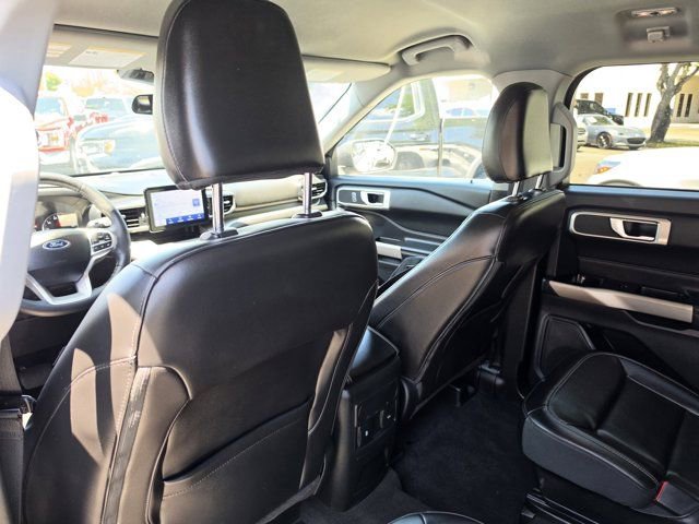 Certified 2023 Ford Explorer XLT w/ Equipment Group 202A RWD image 12